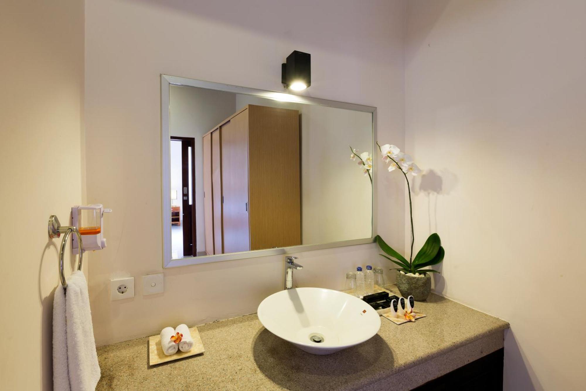 Kubal Villa And Living Seminyak ชังกู ภายนอก รูปภาพ